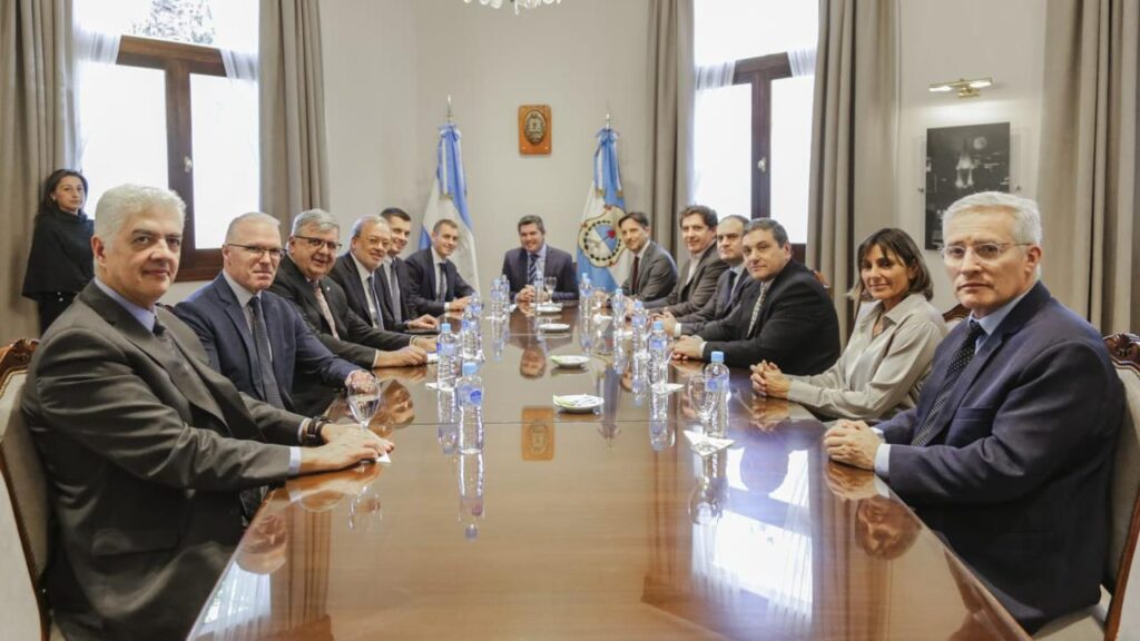 El gobernador Orrego recibió a la cúpula de la empresa minera Lundin   