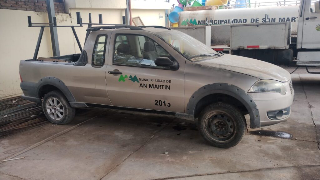 Subastan más de 10 vehículos y maquinaria en San Martín