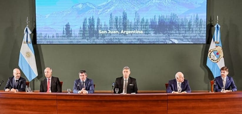 El gobernador Orrego participó de la apertura de un encuentro nacional de jueces