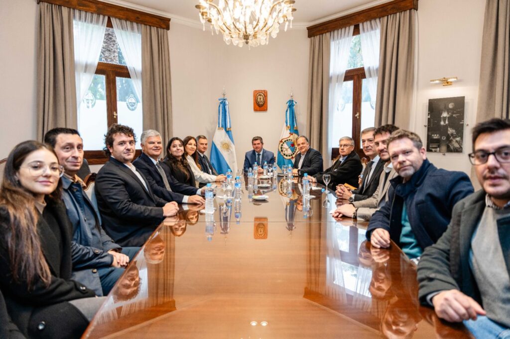 Se firmó un acta clave para dar inicio a las obras de la Ruta 40