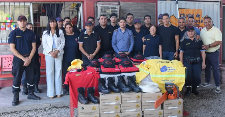 Edumentaria  para Bomberos  de santa lucia