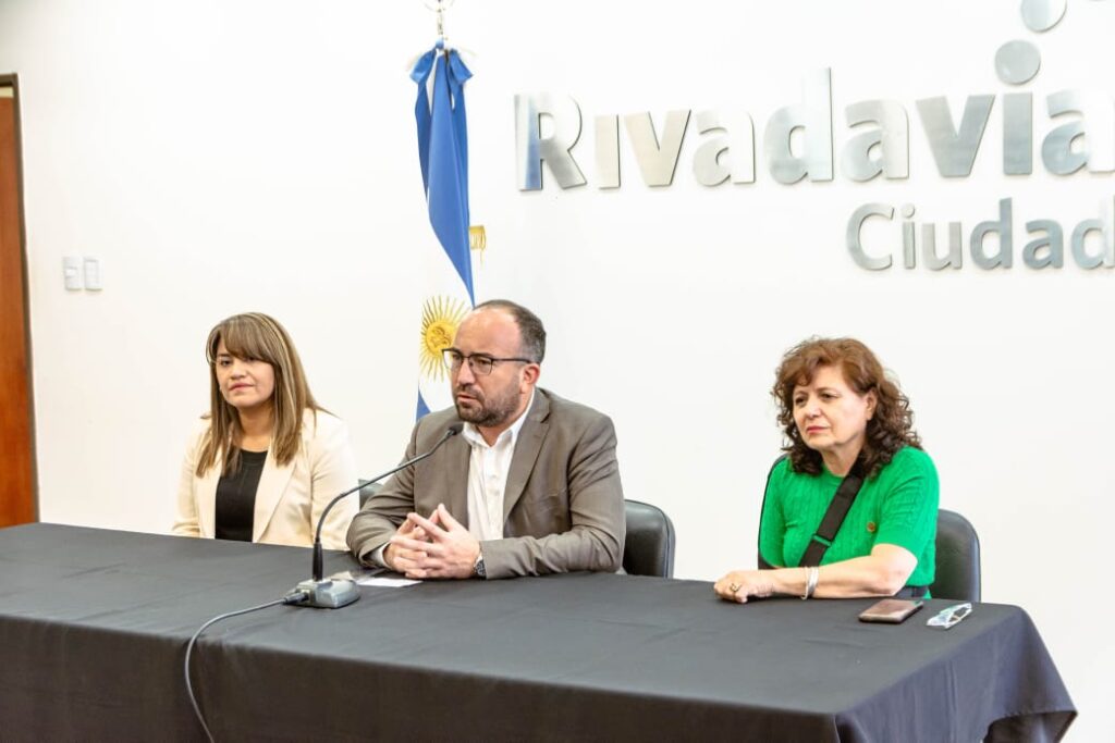    RIVADAVIA ENTREGA CERTIFICADOS DE CAPACITACIÓN EN ACTIVIDAD FÍSICA Y FORMACIÓN DEPORTIVA