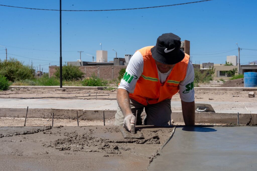    Rivadavia sigue creciendo: Avanzan las obras en la Plaza del Barrio Jardines del Oeste