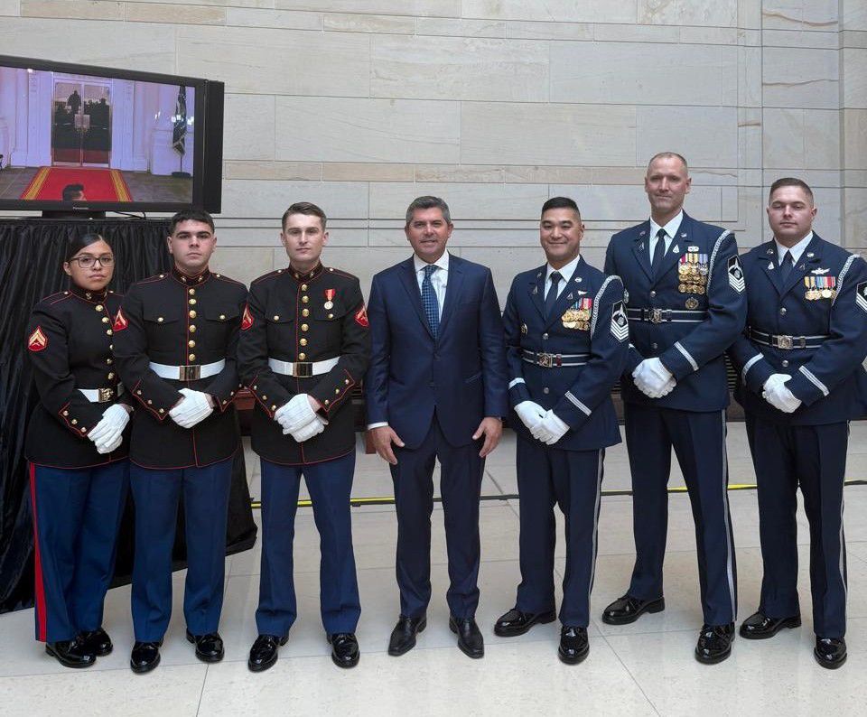 El gobernador de San Juan, Marcelo Orrego, presenció la asunción de Donlad Trump como presidente de EEUU