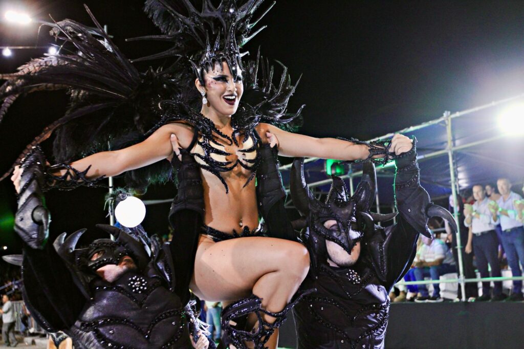 Más de 15.000 personas disfrutaron de la primera noche del Carnaval de Chimbas, el Carnaval de San Juan